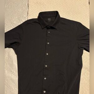 Uniqlo Men's Black Button Up Polo - Short Sleeve - Like New
